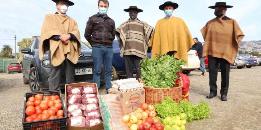 Productores Agrícolas reparten alimentos del campo para ayudar a sobrellevar crisis durante la pandemia