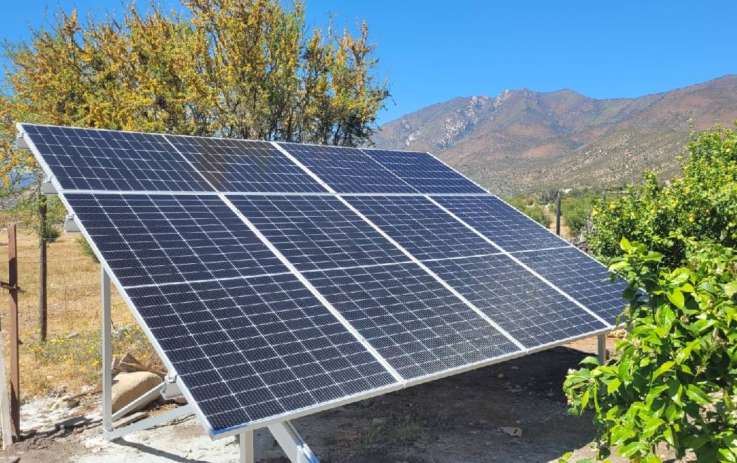 Hasta un 60% en cuentas de luz han ahorrado pequeños agricultores gracias a paneles fotovoltaicos